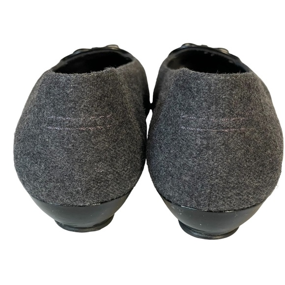 Stuart Weitzman Gray Flannel Pointed Toe Slip On Low Wedge Loafer Shoes Sz 8.5 - Picture 7 of 12